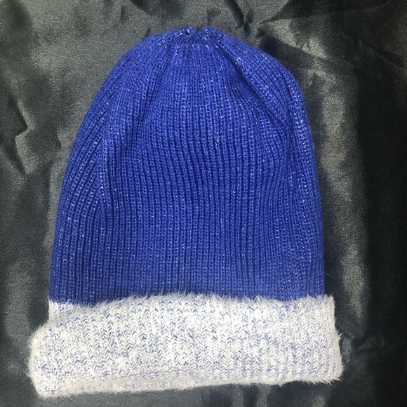 𝅺NEW-REVERSIBLE Two Color Ultra Soft/ Warm Beanie - Picture 4 of 8